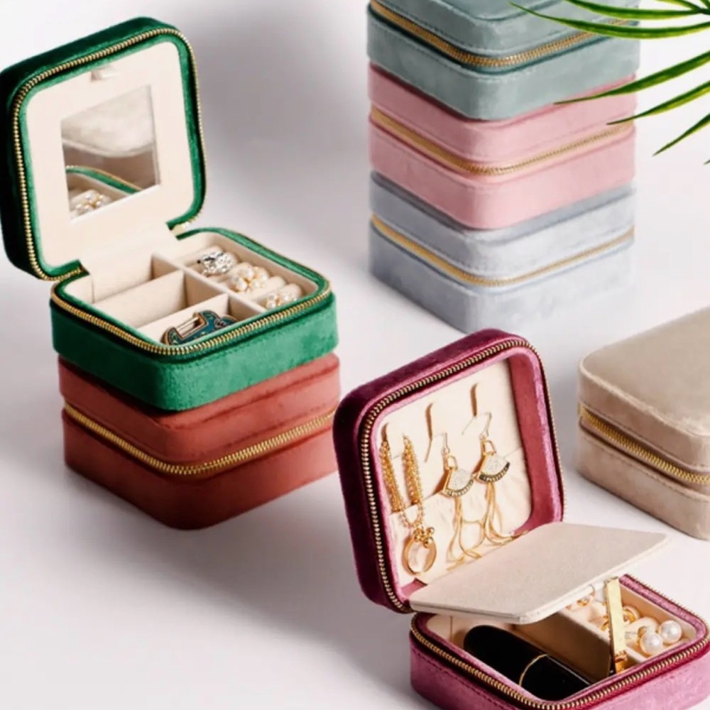 Olive Green Velvet Jewelry Box - Picture 4 of 4